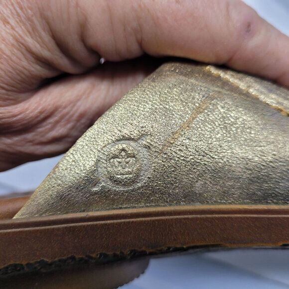 Born Womens Astrid Metallic Gold Leather Sandals Sz 11 Handcrafted 3D Flower - Picture 9 of 13